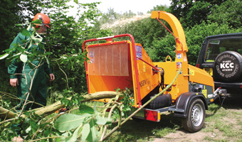 Chippers with engine wheeled
